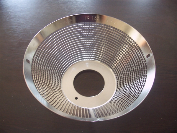 KONİK ELEK 4X4 MM KARE TREKT227K0400
